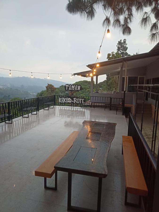 Villa Chacha At Macarena, Megamendung Dış mekan fotoğraf